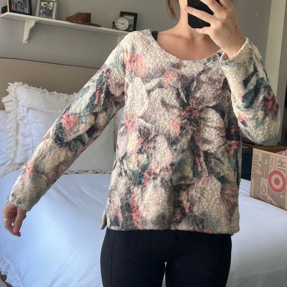 ✨ La Vi / Anthropologie Fuzzy Multicolored Sweater/Top - Picture 2 of 3